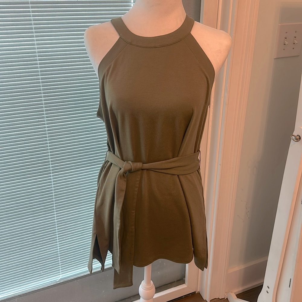 ANN TAYLOR TOP NWT